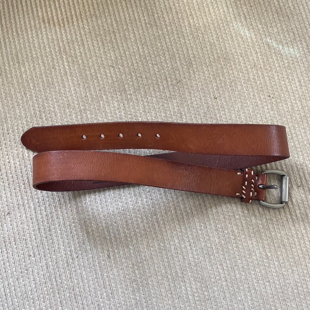 Levi’s genuine leather belt.